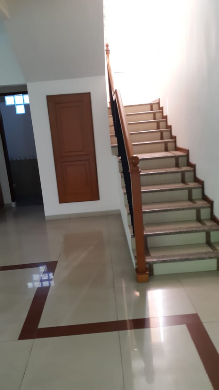 Rumah disewakan di Kemang Jakarta Selatan